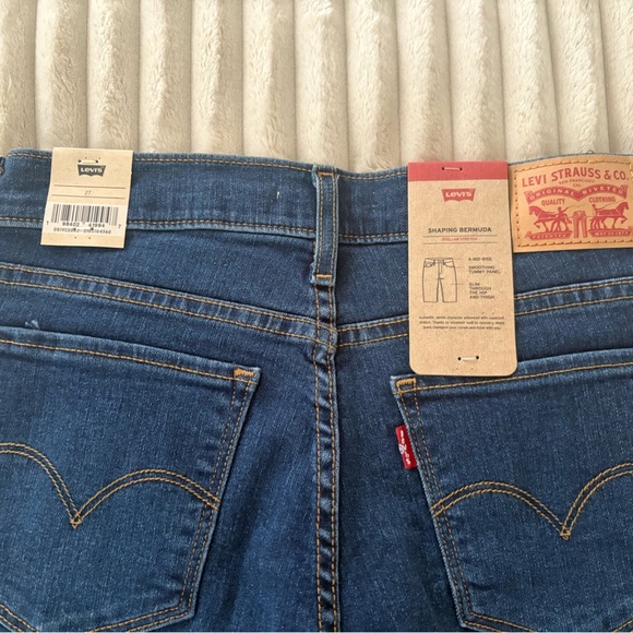 Levi's womens Blue Jean Shorts - Picture 3 of 4